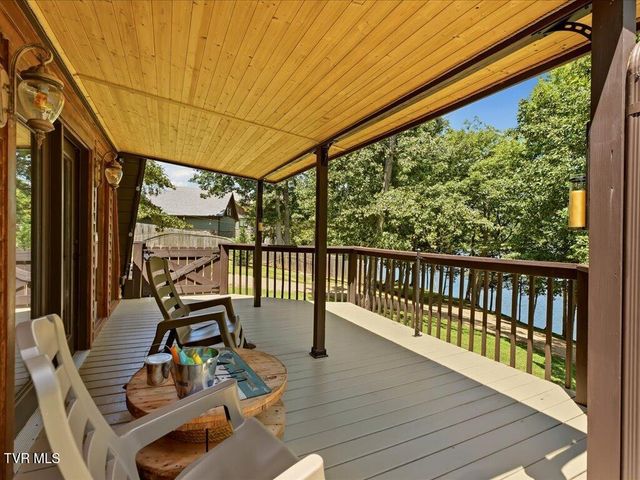 213 Petty Lane, Mooresburg, TN 37811