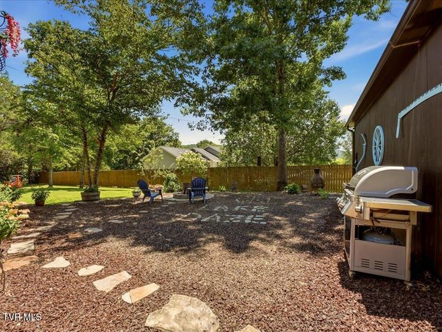 213 Petty Lane, Mooresburg, TN 37811