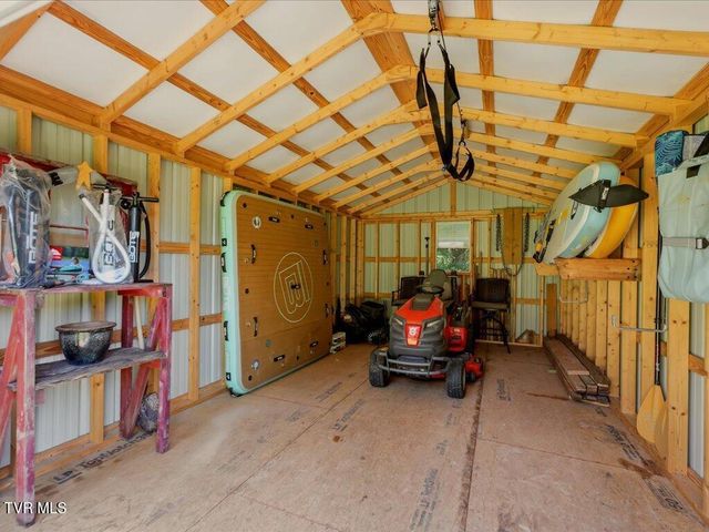213 Petty Lane, Mooresburg, TN 37811