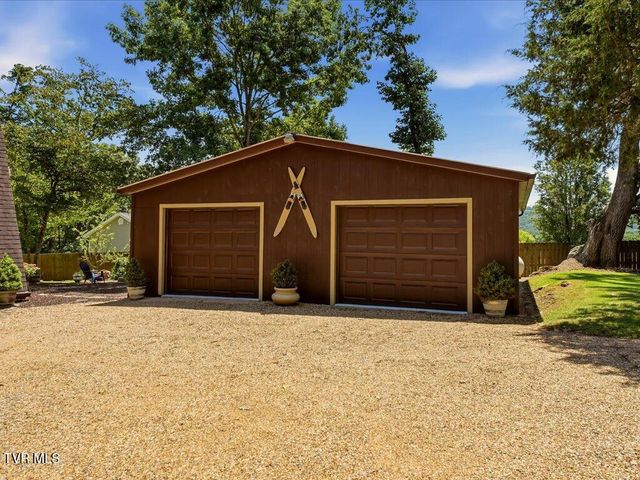 213 Petty Lane, Mooresburg, TN 37811
