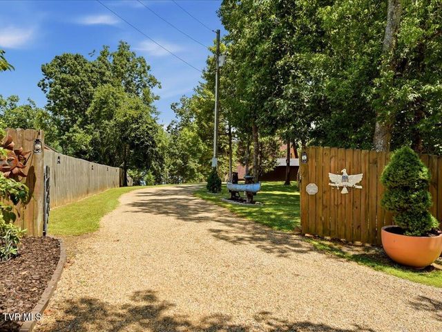 213 Petty Lane, Mooresburg, TN 37811