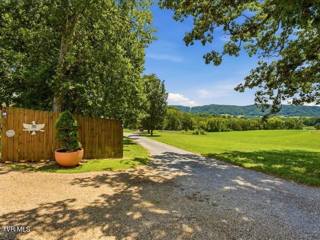 213 Petty Lane, Mooresburg, TN 37811