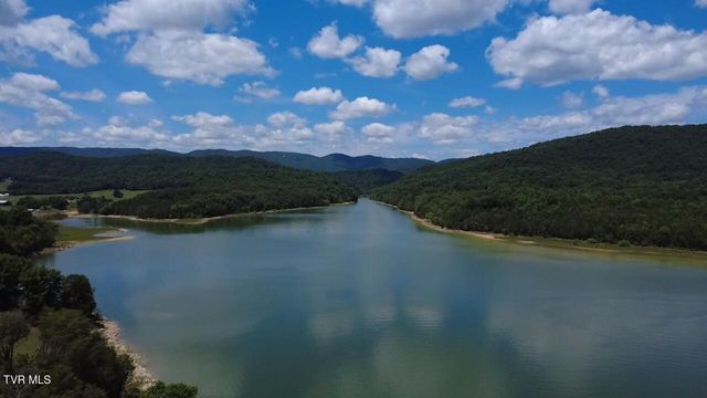 213 Petty Lane, Mooresburg, TN 37811