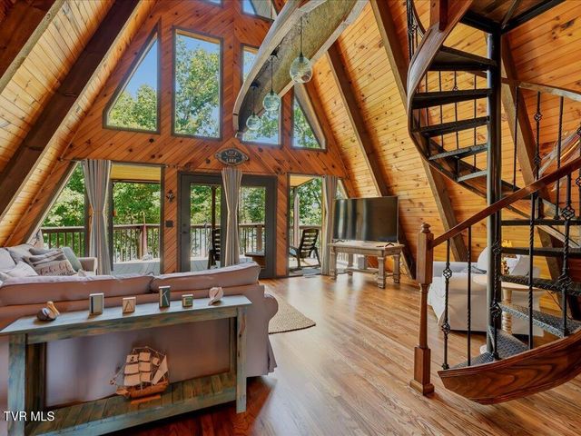 213 Petty Lane, Mooresburg, TN 37811