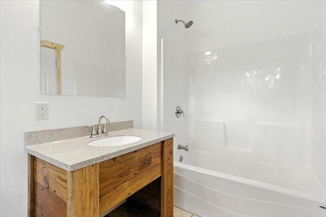 756 State Highway M, Niangua, MO 65713