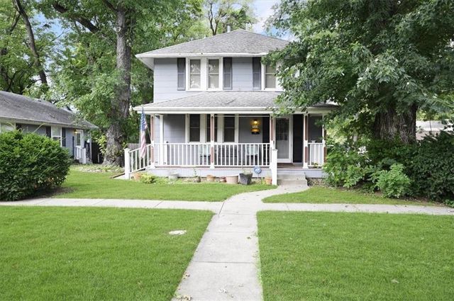 322 Arch Street, Leavenworth, KS 66048