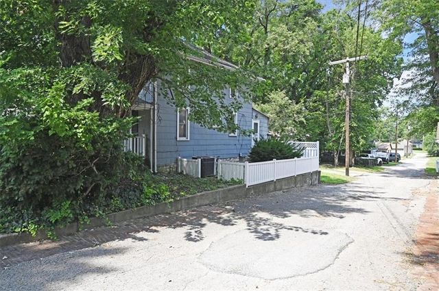 322 Arch Street, Leavenworth, KS 66048