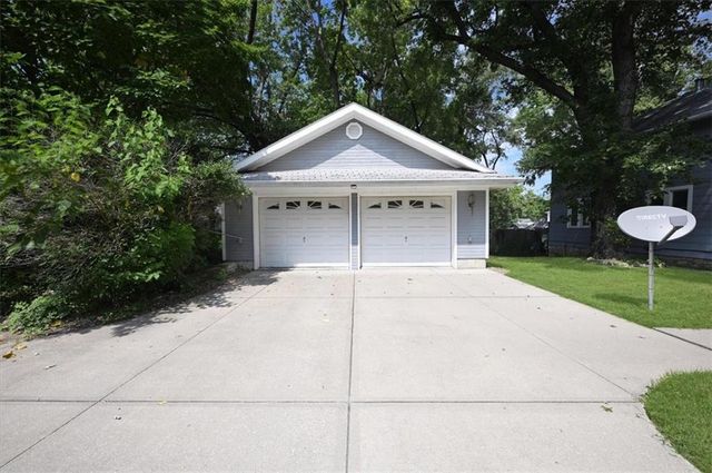 322 Arch Street, Leavenworth, KS 66048