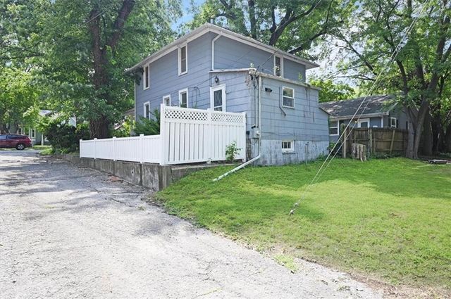 322 Arch Street, Leavenworth, KS 66048