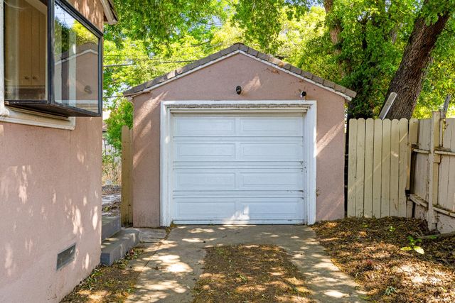 4551 Orinda Way, Sacramento, CA 95820