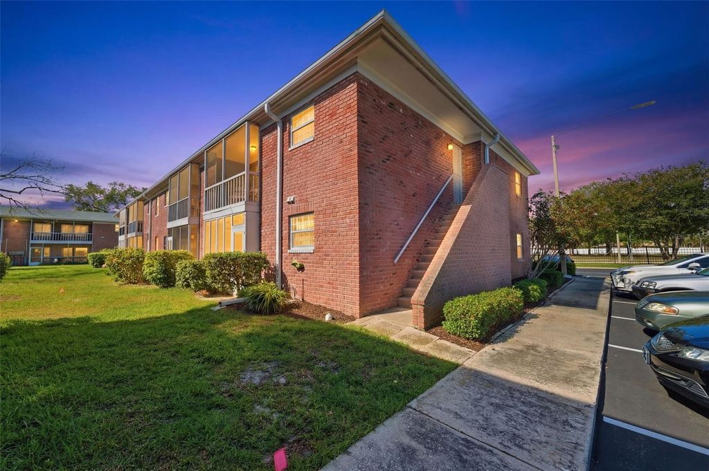 Image 2 of property listing at 3810 37TH STREET S 63, St Petersburg, FL 33711