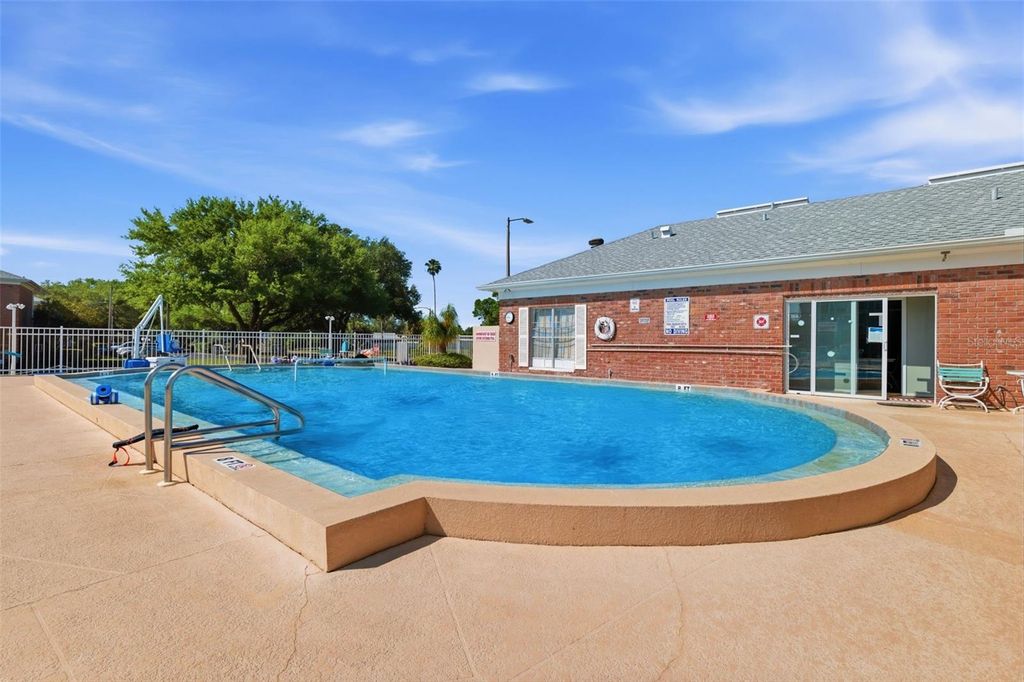 Image 23 of property listing at 3810 37TH STREET S 63, St Petersburg, FL 33711