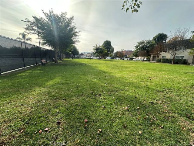 6561 Vanalden Ave 5, Reseda, CA 91335