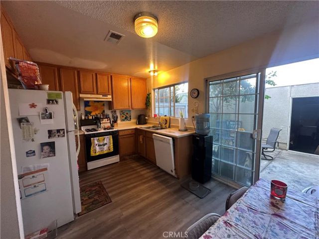 6561 Vanalden Ave 5, Reseda, CA 91335