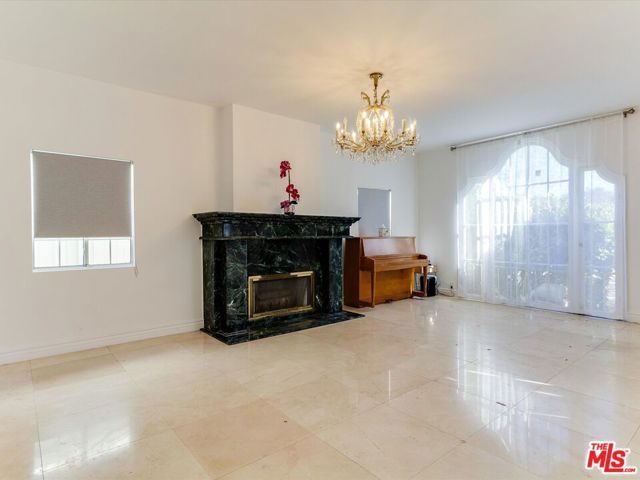 241 S Canon Drive, Beverly Hills, CA 90212