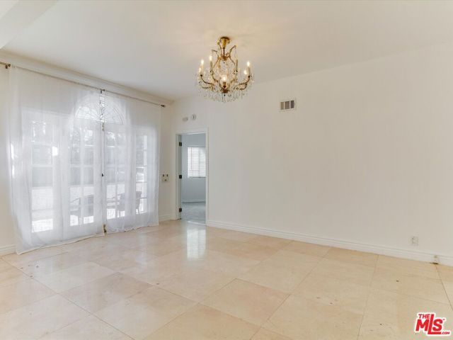 241 S Canon Drive, Beverly Hills, CA 90212