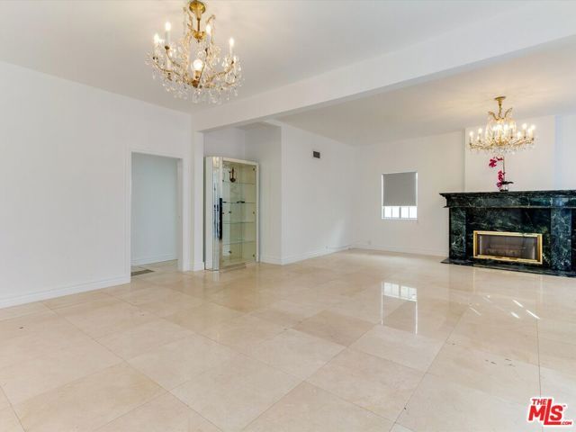 241 S Canon Drive, Beverly Hills, CA 90212