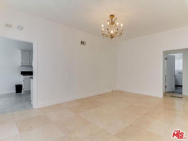 241 S Canon Drive, Beverly Hills, CA 90212