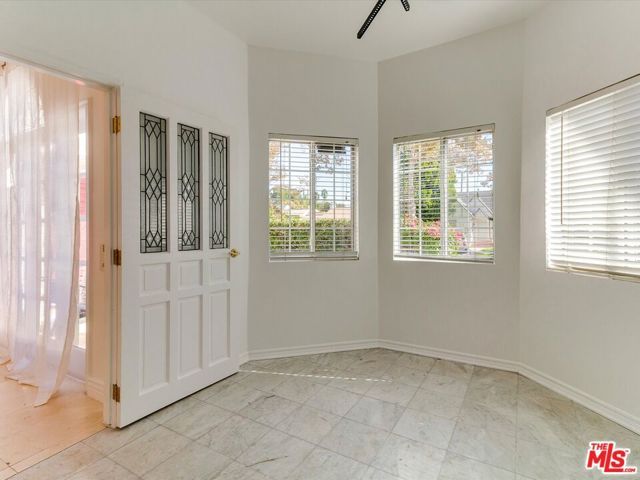 241 S Canon Drive, Beverly Hills, CA 90212