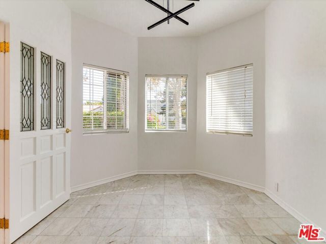 241 S Canon Drive, Beverly Hills, CA 90212