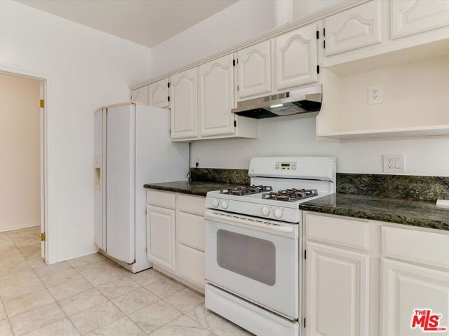 241 S Canon Drive, Beverly Hills, CA 90212