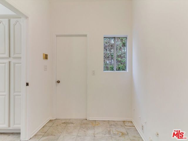 241 S Canon Drive, Beverly Hills, CA 90212