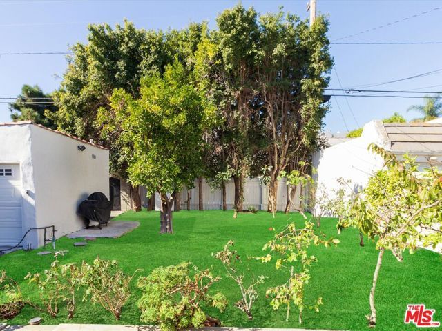 241 S Canon Drive, Beverly Hills, CA 90212