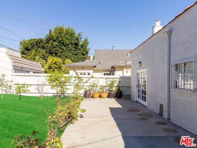 241 S Canon Drive, Beverly Hills, CA 90212