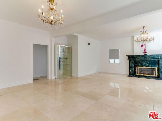 241 S Canon Drive, Beverly Hills, CA 90212