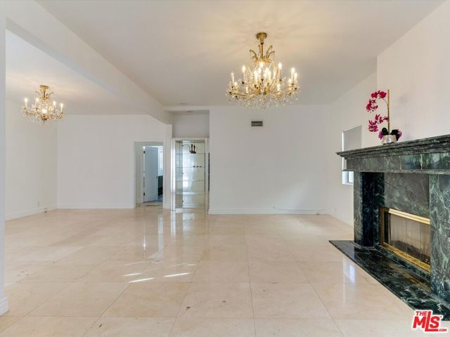 241 S Canon Drive, Beverly Hills, CA 90212