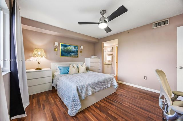816 NW 11th St 405, Miami, FL 33136