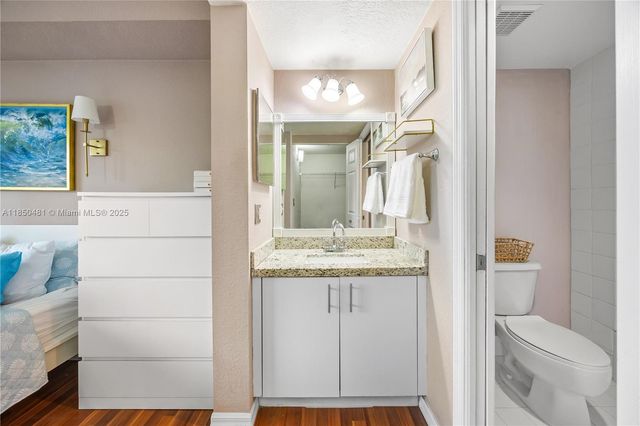 816 NW 11th St 405, Miami, FL 33136