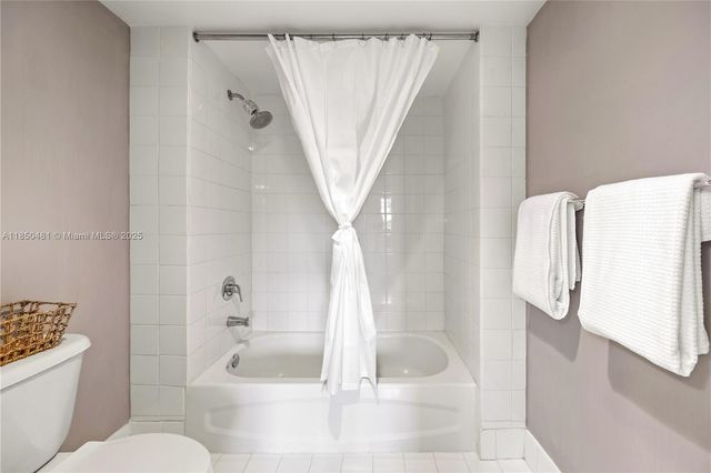 816 NW 11th St 405, Miami, FL 33136