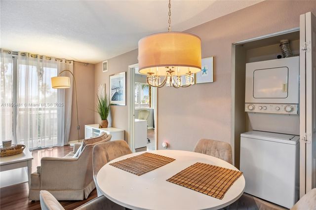 816 NW 11th St 405, Miami, FL 33136
