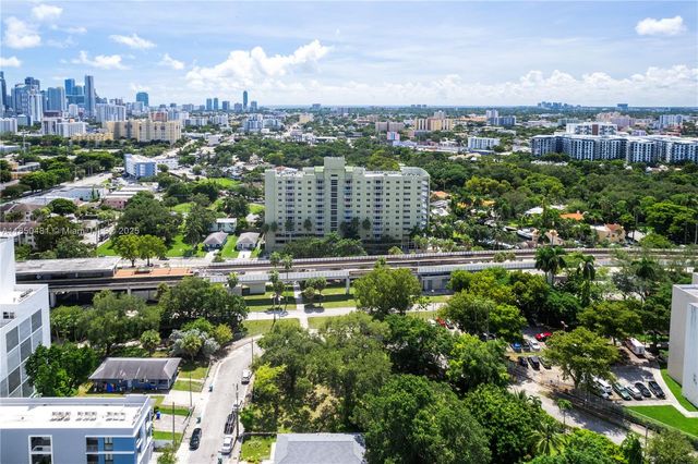 816 NW 11th St 405, Miami, FL 33136