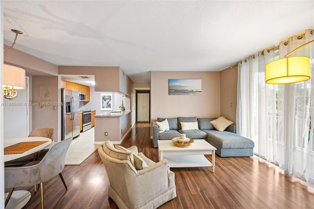 816 NW 11th St 405, Miami, FL 33136