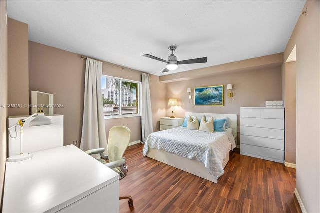 816 NW 11th St 405, Miami, FL 33136