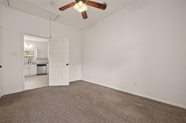 1511 W Dumble Street, Alvin, TX 77511