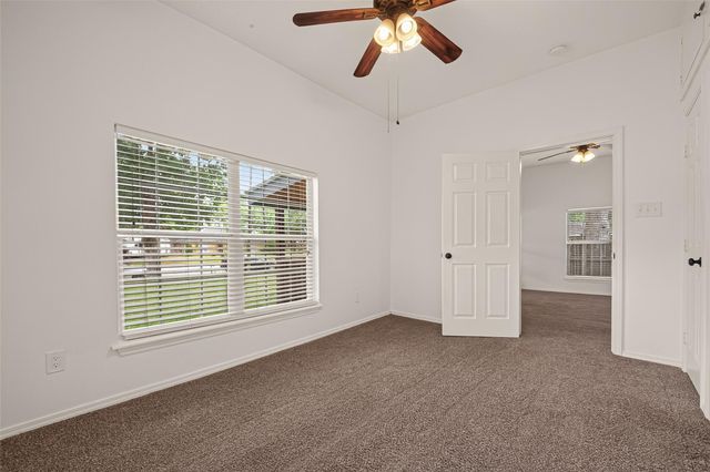 1511 W Dumble Street, Alvin, TX 77511