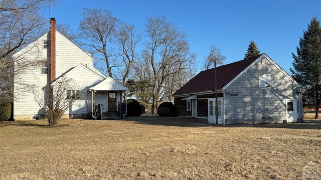 2322 Us Route 9, Hudson, NY 12534