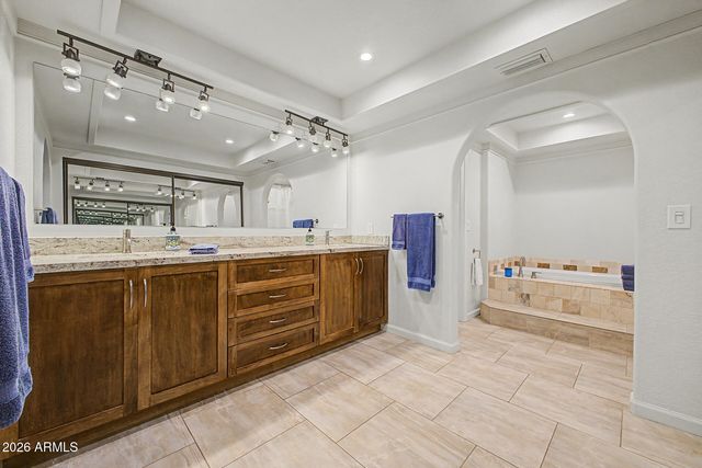 515 W SWEETWATER Avenue, Phoenix, AZ 85029