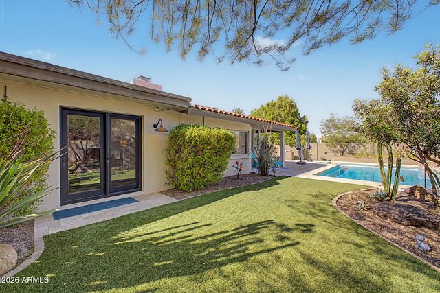 515 W SWEETWATER Avenue, Phoenix, AZ 85029