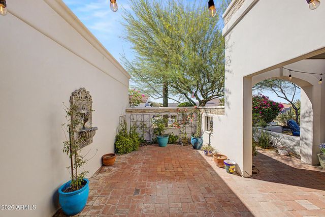 515 W SWEETWATER Avenue, Phoenix, AZ 85029