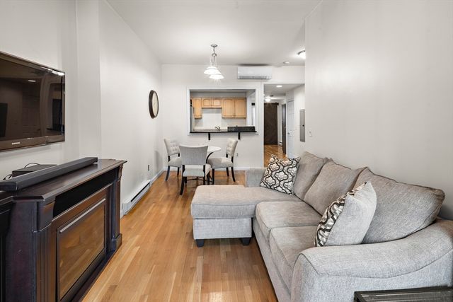 41 Warren Ave 1, Boston, MA 02116