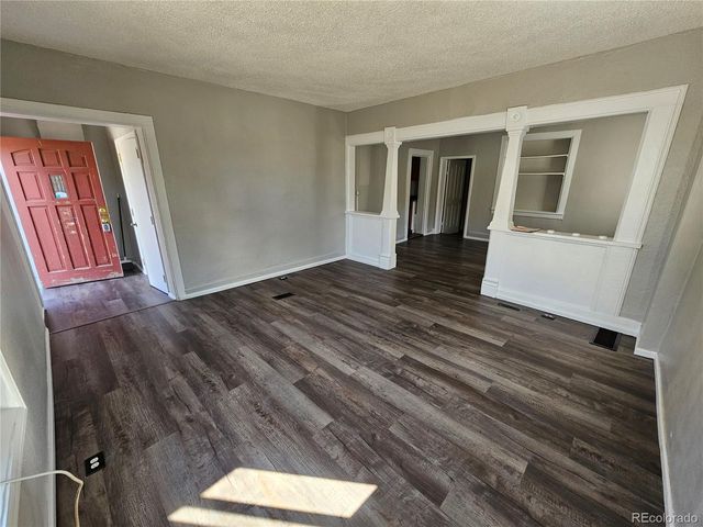 738 W 4th Avenue, Denver, CO 80223