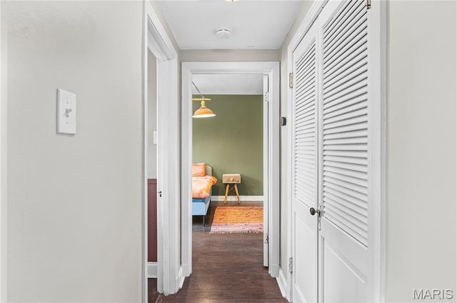 923 S Hanley Road A, Clayton, MO 63105