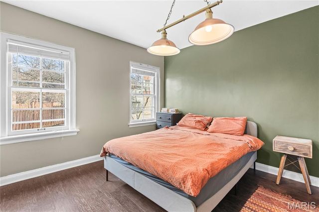 923 S Hanley Road A, Clayton, MO 63105