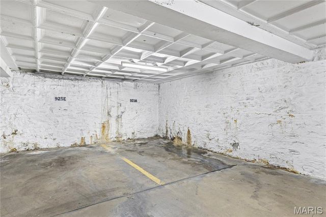 923 S Hanley Road A, Clayton, MO 63105