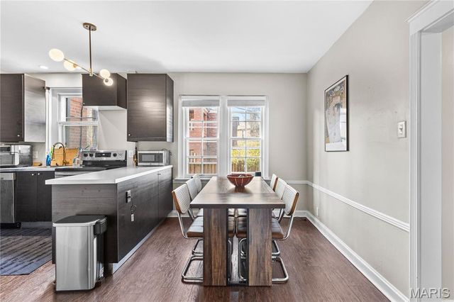 923 S Hanley Road A, Clayton, MO 63105