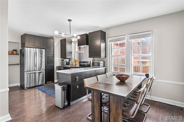 923 S Hanley Road A, Clayton, MO 63105